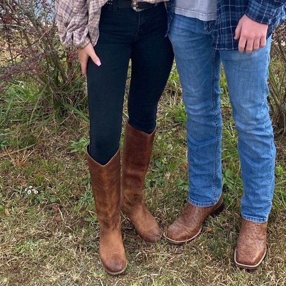 Size 8 Frye boots - Picture 6 of 6